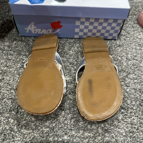 Anna silver sandal. Size 2 girls - Picture 2 of 3